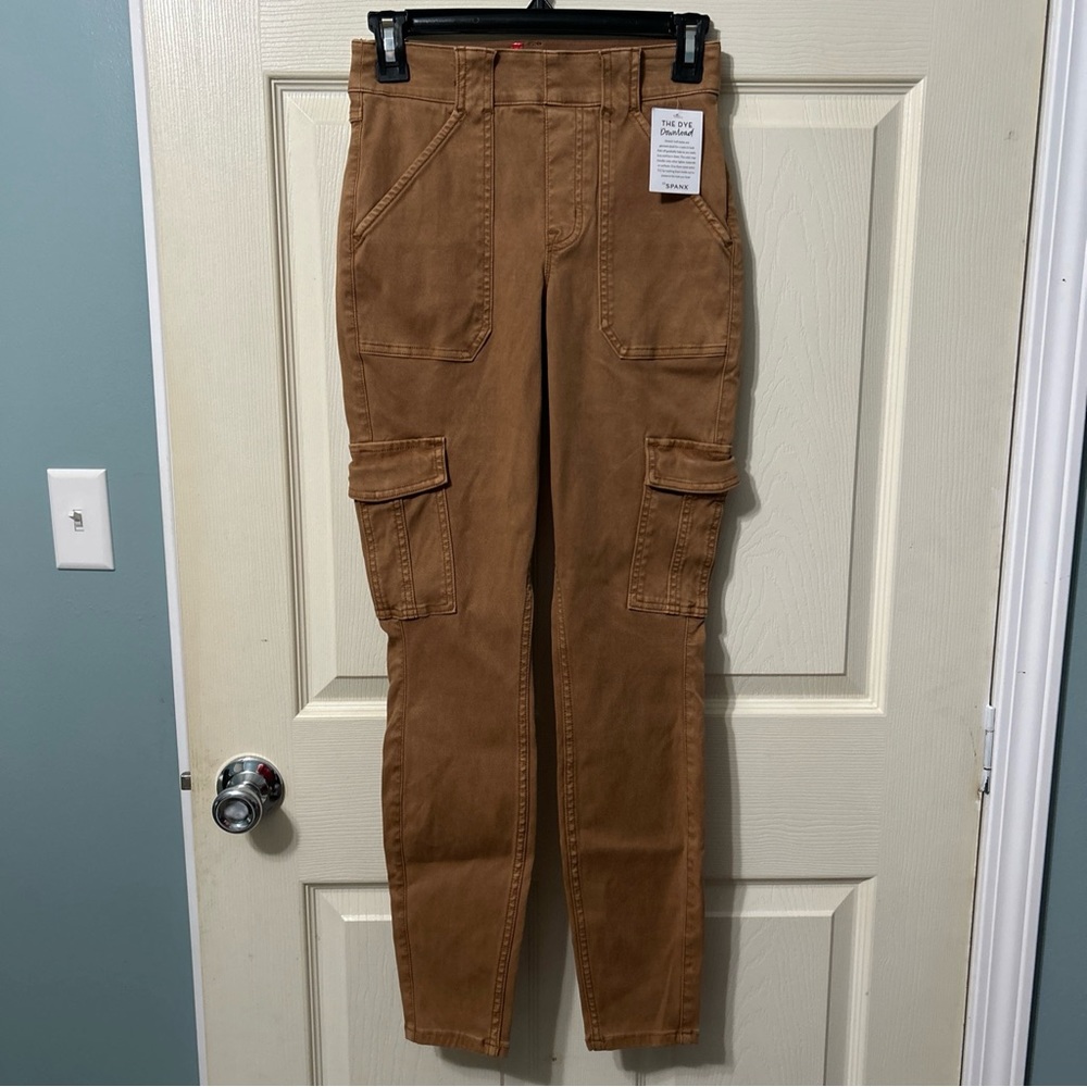 Brand NEW Spanx Stretch Twill Ankle Cargo Pants Honeyglow Women’s Small.